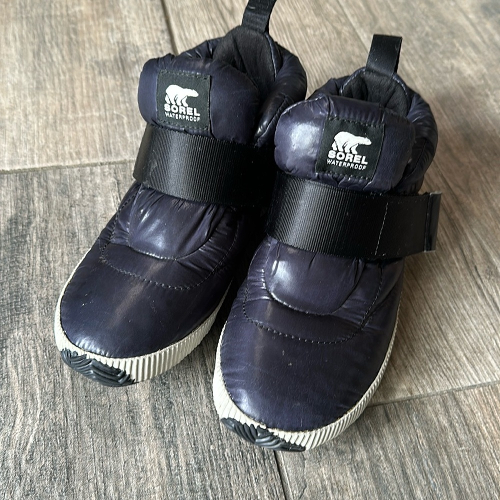 Sorel Out N About Navy Blue Puffer Sneakers shoes Women’s Size 8 NL3401-010